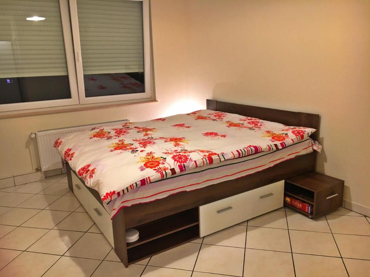 Appartement Cozy - King Bed - Netflix - Projector - Fast Wi-fi *